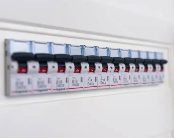 og-elec-intervention-tableau-electricien-eragny

